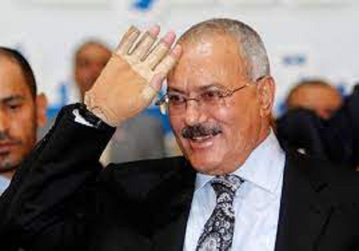 جماعة الحوثي تكشف تفاصيل صادمة وخطيرة بشأن مقتل الرئيس السابق "صالح" وعلاقة طارق !! 