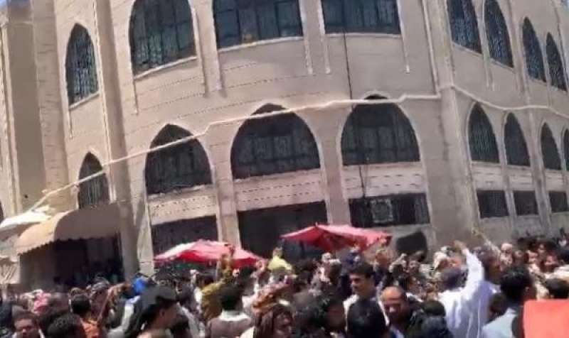 مليشيات الحوثي تقتحم مسجد السنة في العاصمة صنعاء 