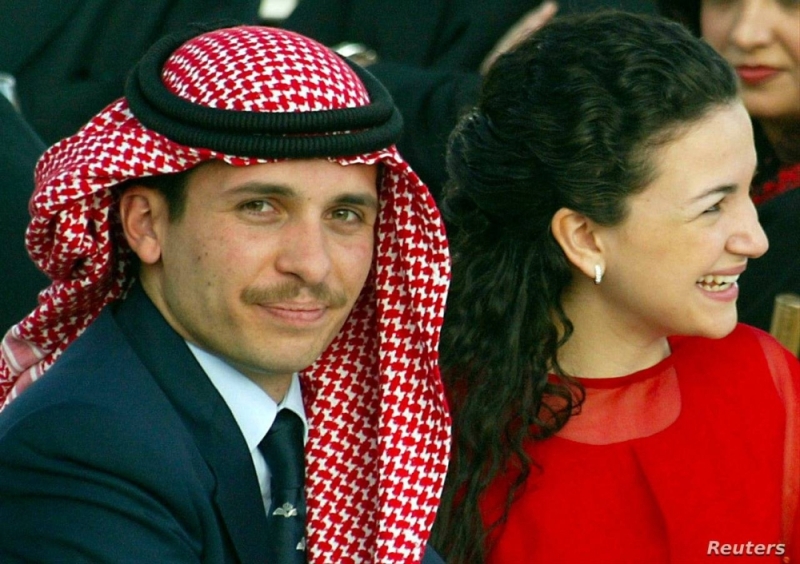 الديوان الملكي الأردني يعلن تقييد اتصالات وإقامة وتحركات الأمير "حمزة"