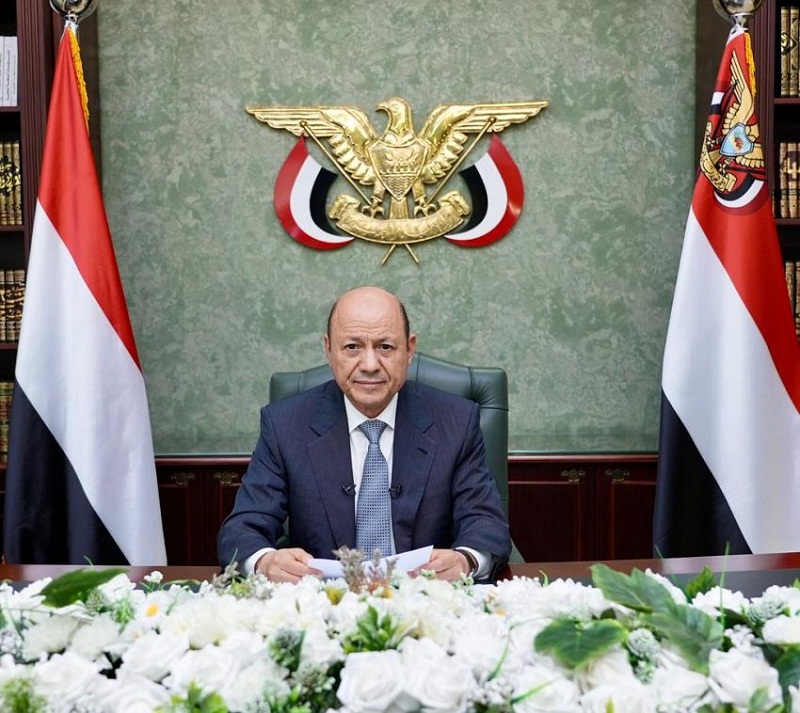 سياسي يمني يكشف عن لقاء مرتقب في عدن بين العليمي وعلي ناصر والبيض