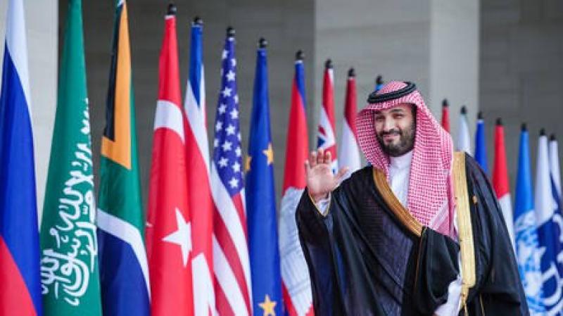 وزير بحكومة جماعة الحوثي يشيد بأقوى قرار اتخذه ولي عهد السعودية الأمير محمد بن سلمان 